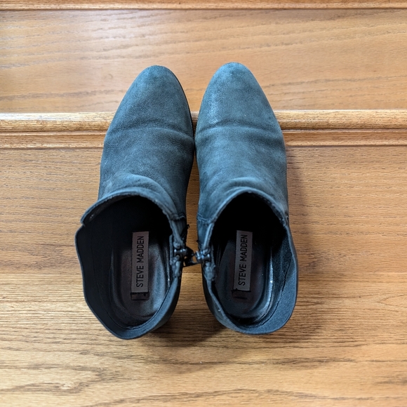 Steve Madden 7.5 black booties - Picture 2 of 5